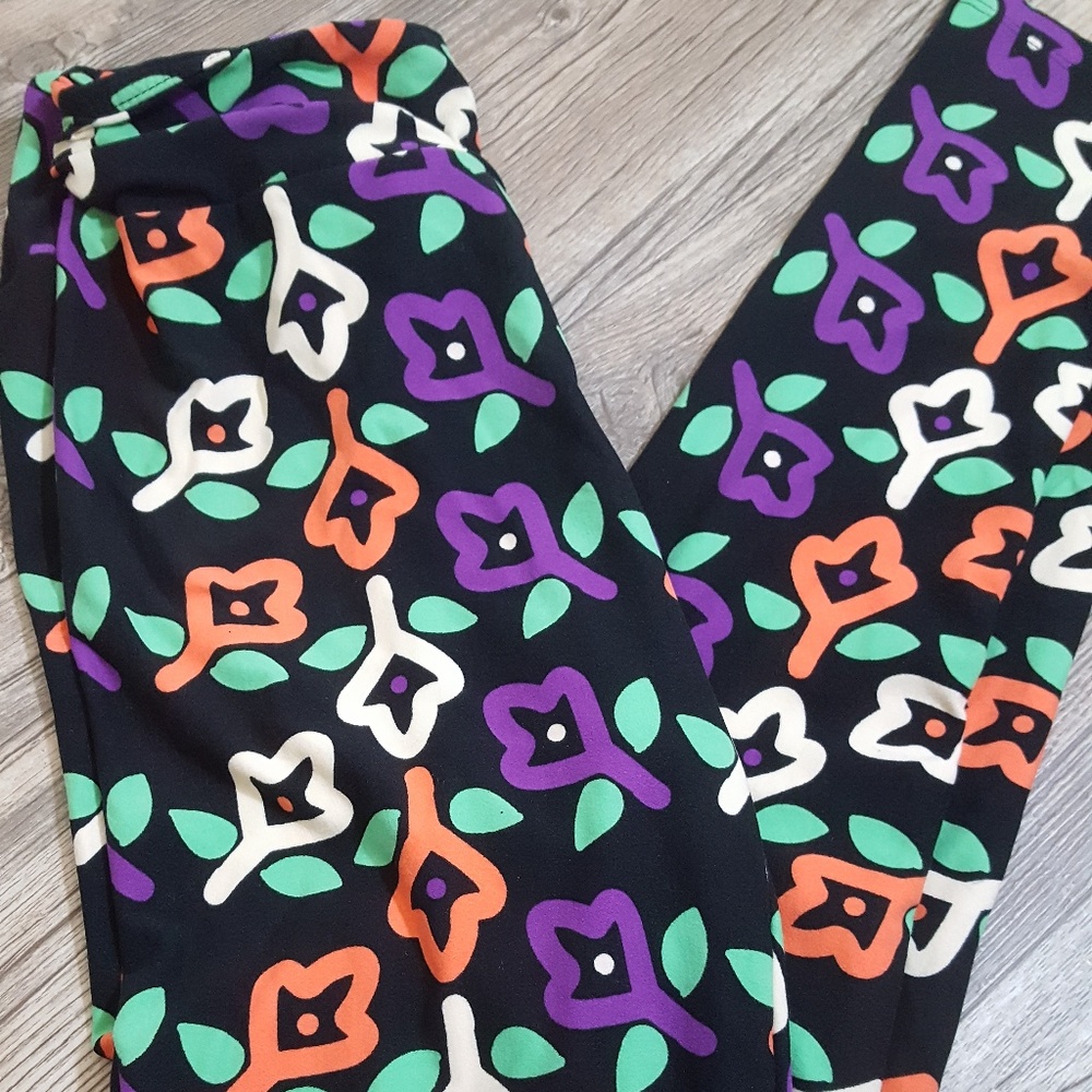 NWOT Lularoe One size Leggings